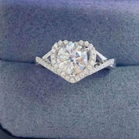 Load image into Gallery viewer, White Moissanite Heart Ring 1 Carat  925 Sterling Silver
