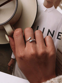 Load image into Gallery viewer, Hug Ring - PrittiJewelry
